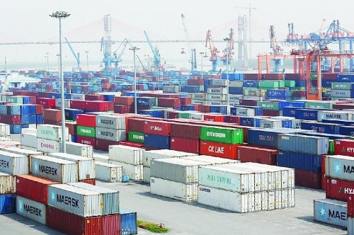 What standards must be built for dry ports in Vietnam?